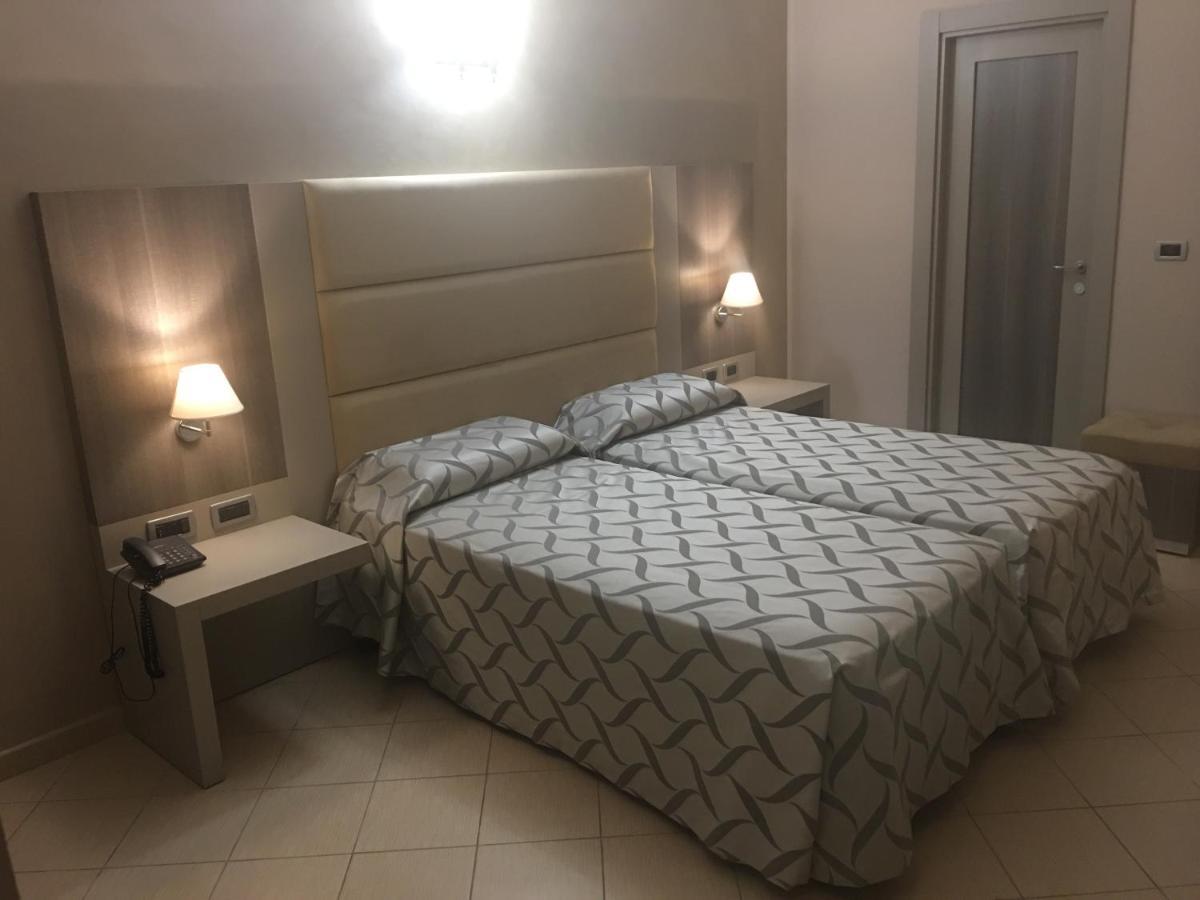 Hotel Niagara Catanzaro Buitenkant foto